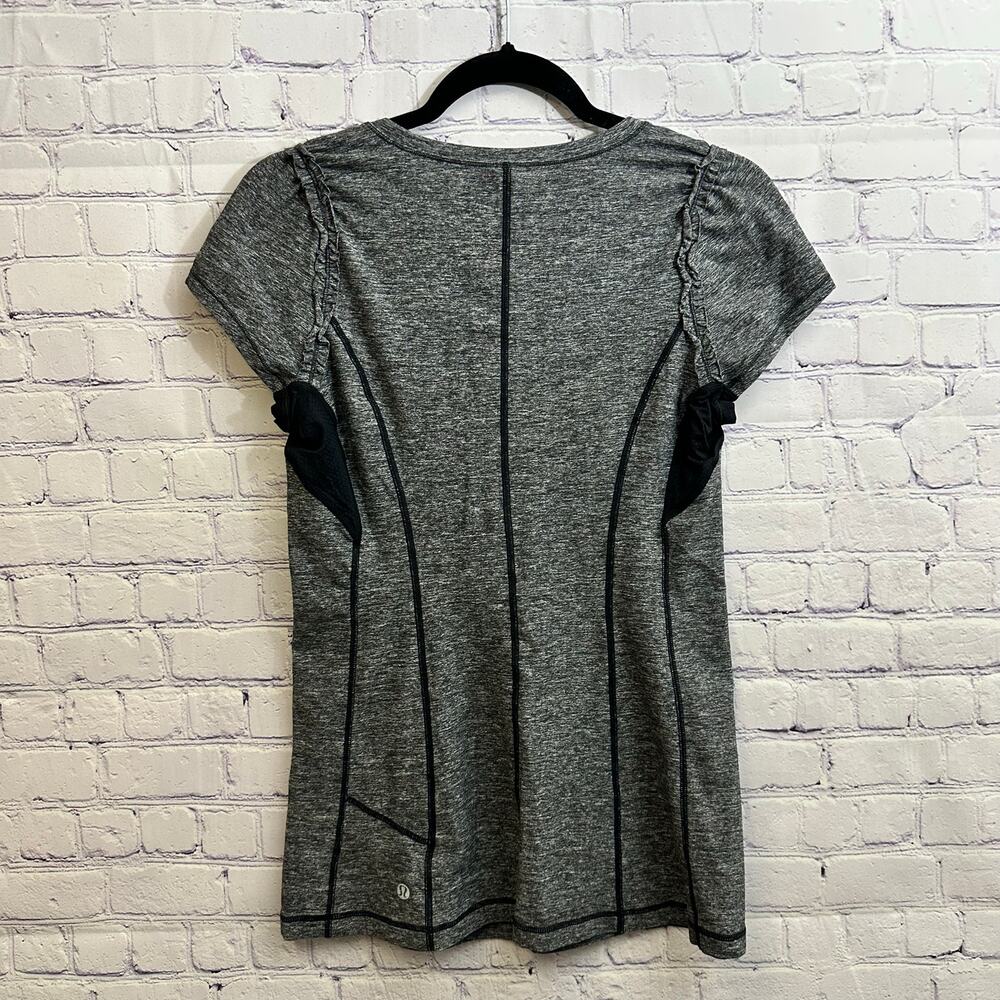 Lululemon Run Full Tilt Short Sleeve Shirt Heathered Black Women's 8 Athletic - Picture 4 of 8